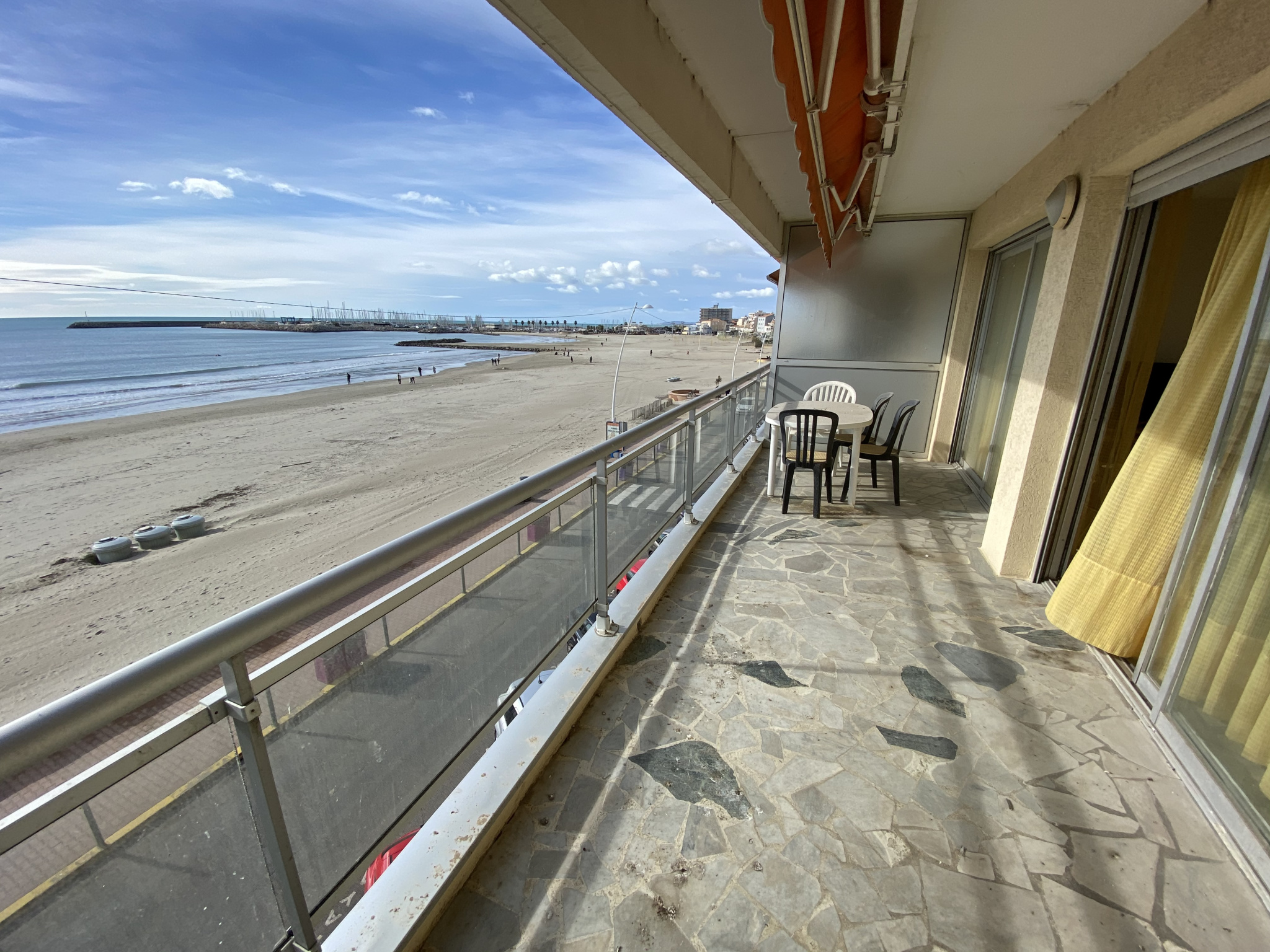 F3 Traversant A Vendre A Cabourg Front De Mer